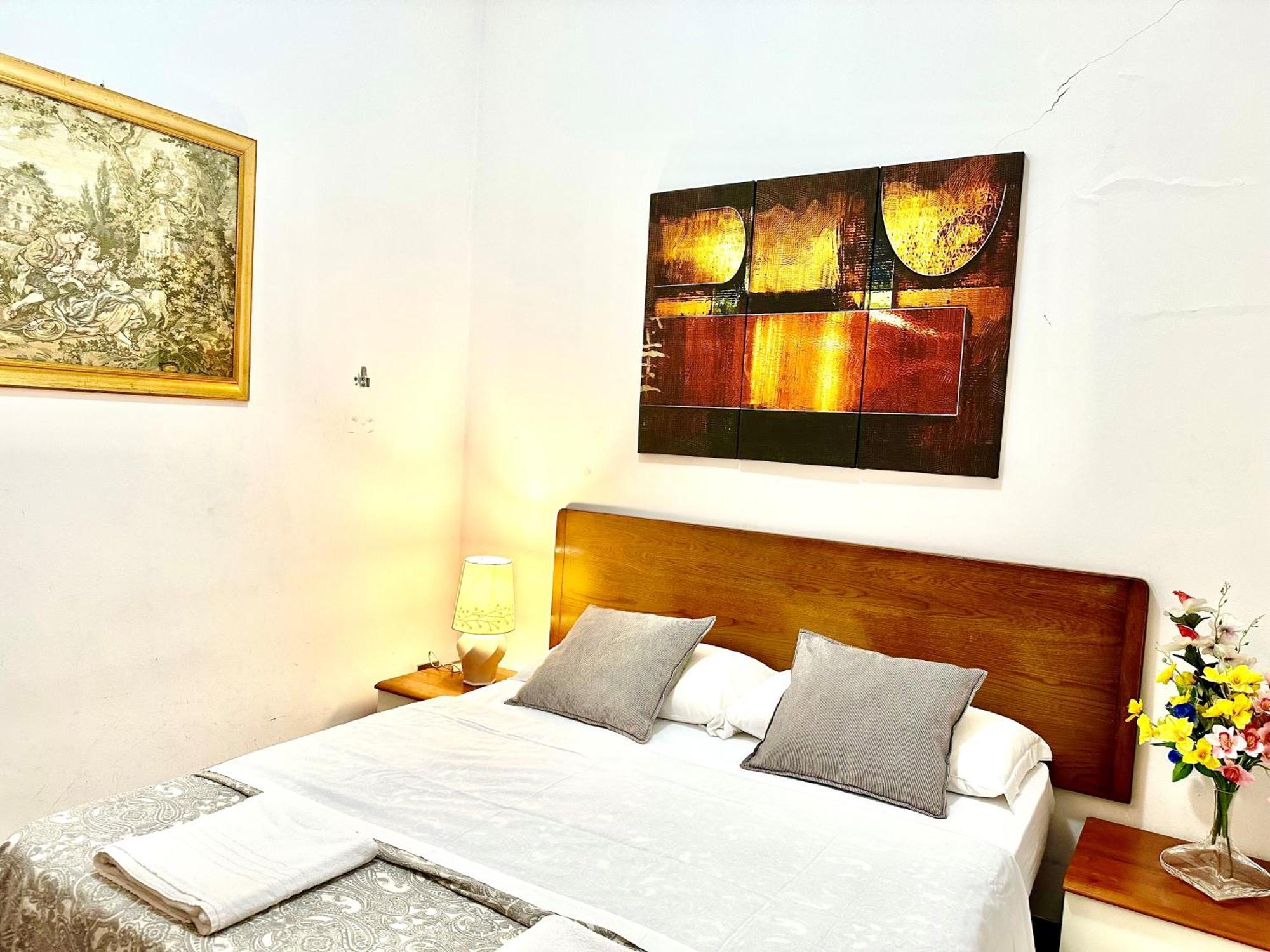 Apartment 4 Bed Luxury Near Colosseum Rom